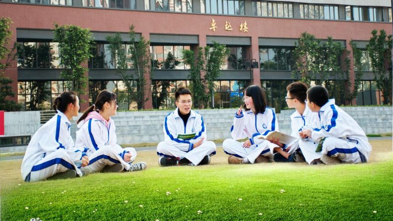 深圳电子科技公司定制方案：揭秘定制化电子产品的优势与关键